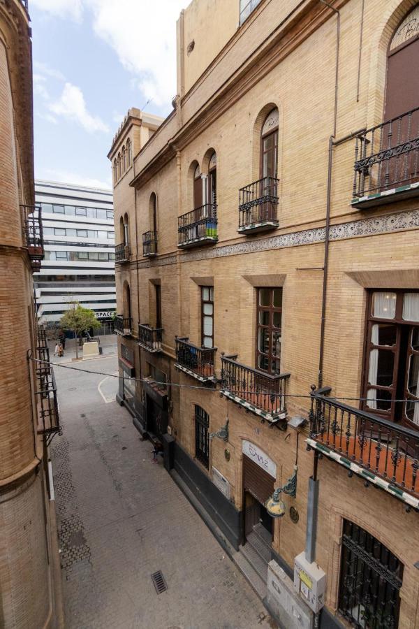 RentalSevilla a un minuto de la Campana Exterior foto