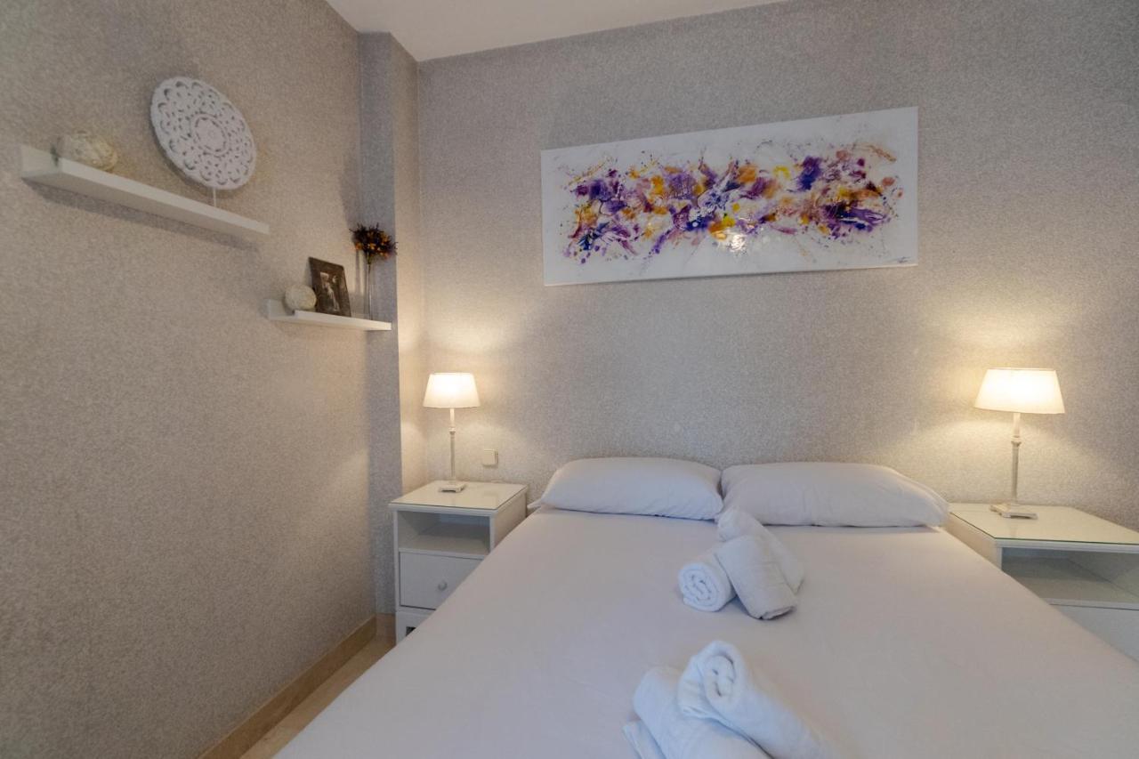 RentalSevilla a un minuto de la Campana Exterior foto
