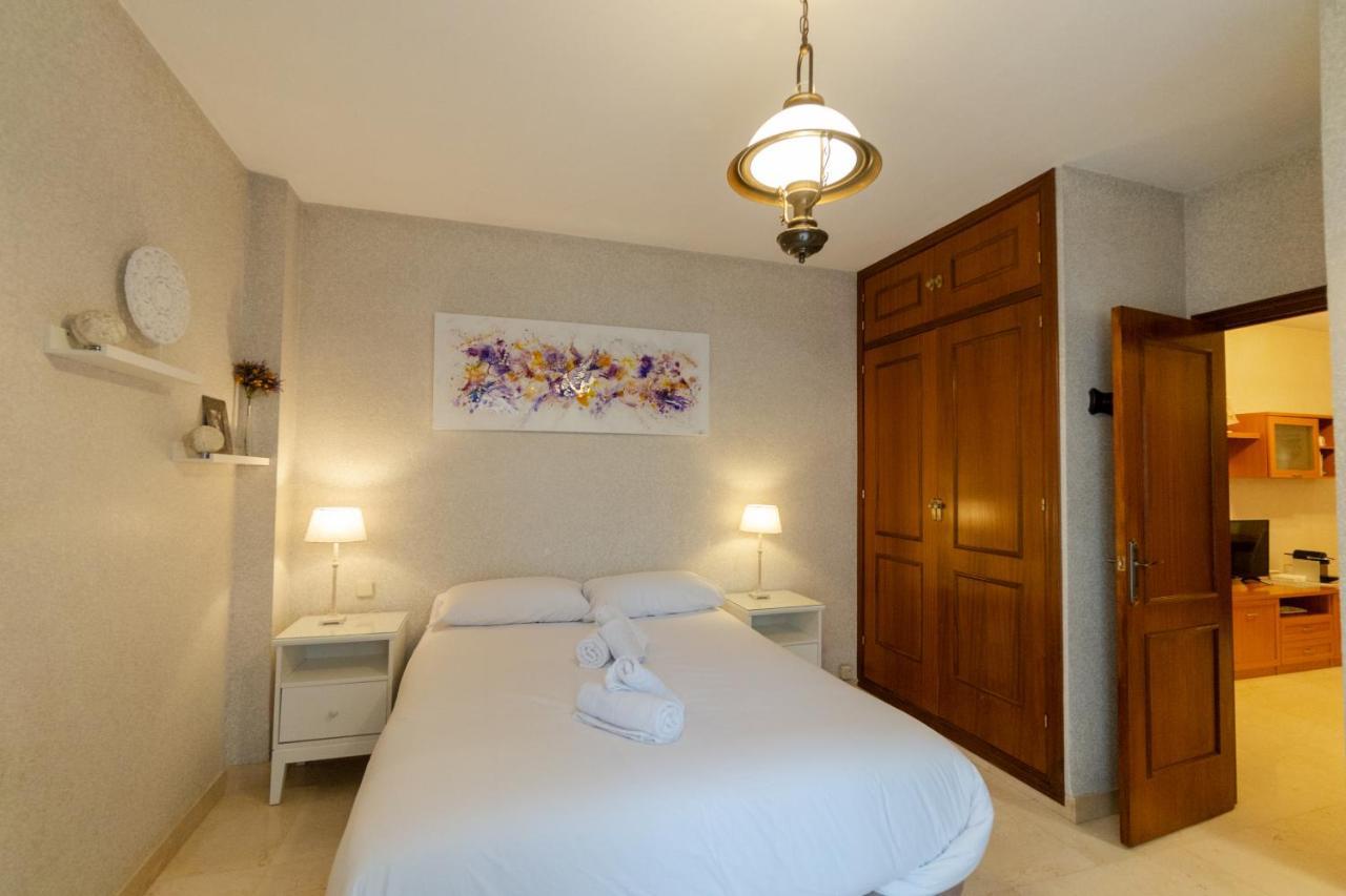 RentalSevilla a un minuto de la Campana Exterior foto
